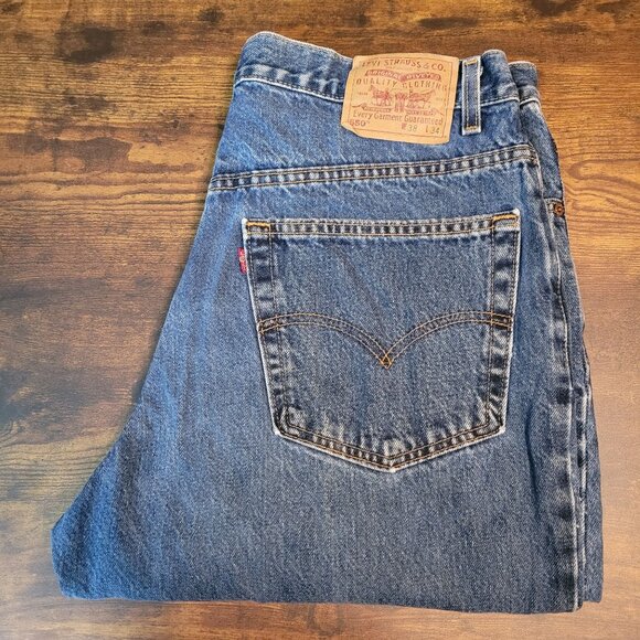 Vtg Levi's Jeans Size 38x34 Measures 34x34 Relaxed Fit 550 USA Medium Wash Y2K - Picture 3 of 10